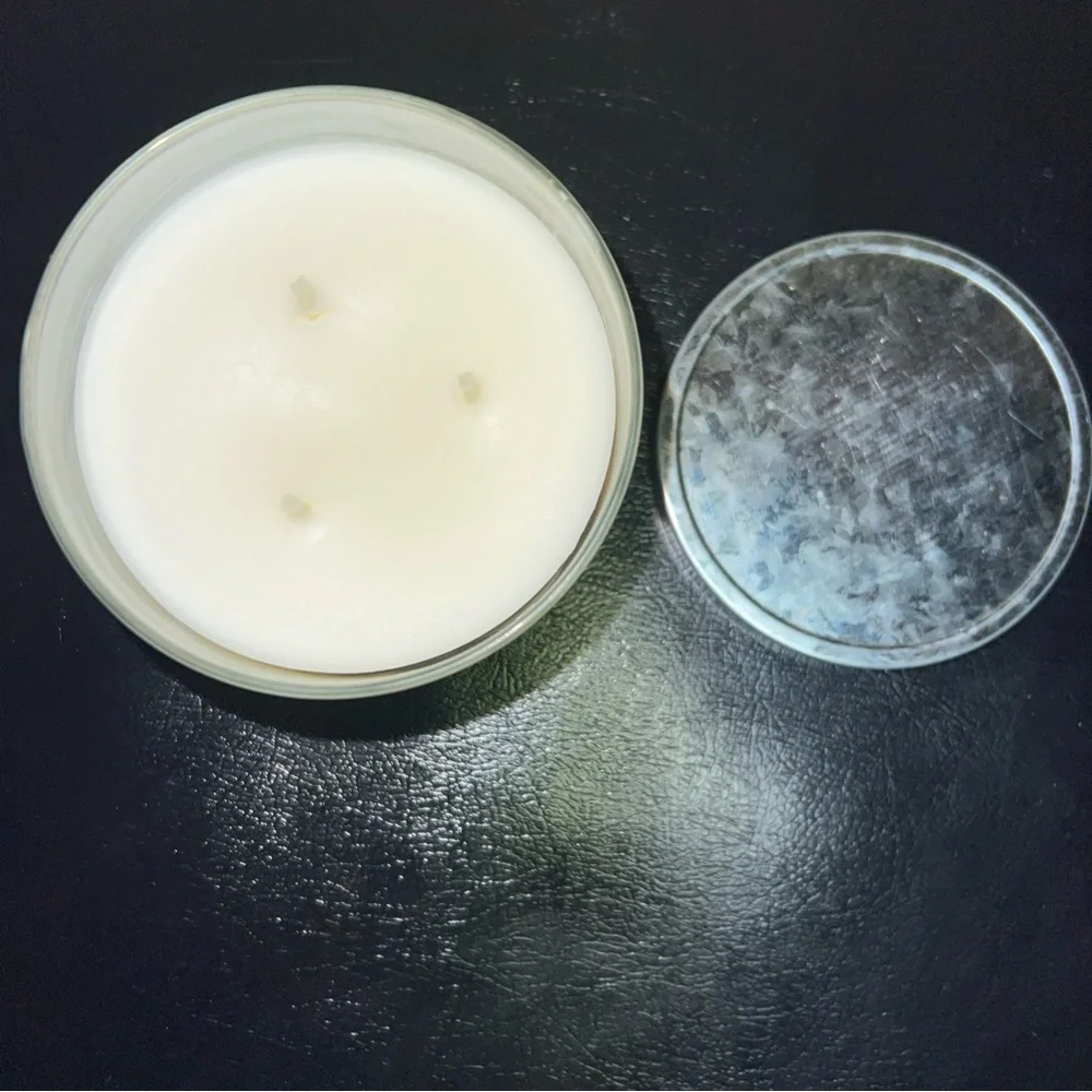 Bath & Body Works Blackberries & Basil Scented Candle Essential Oils 14.5 oz - Picture 5 of 7